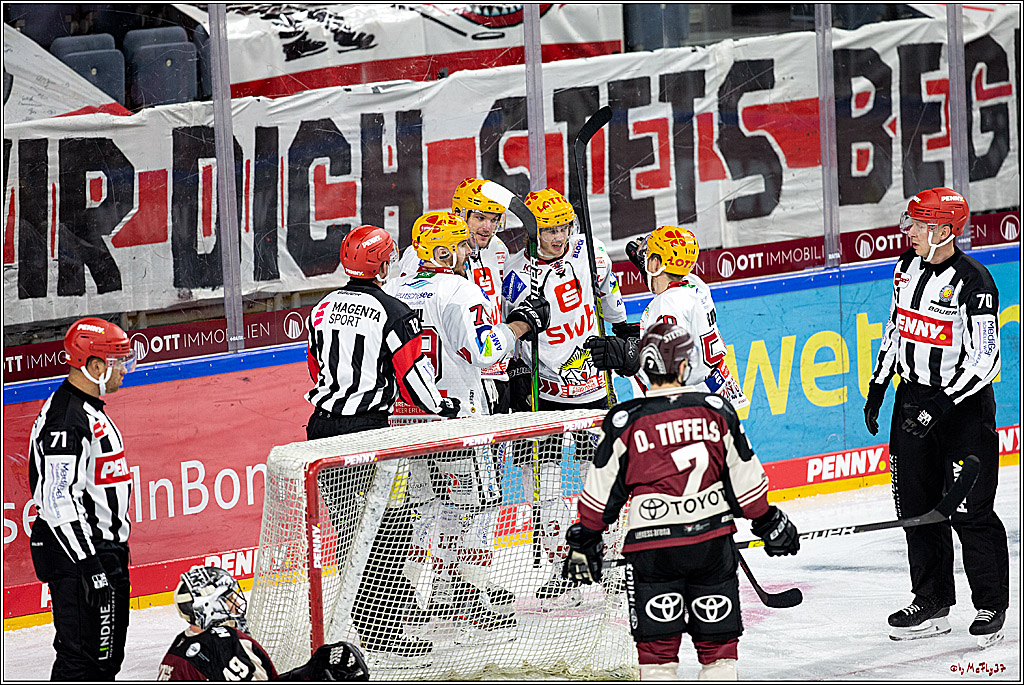 PENNY DEL;  Koelner Haie - Fischtown Pinguins Bremerhaven; Koeln, 12.02.2021